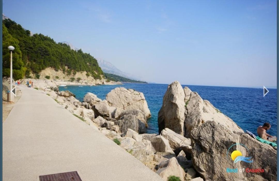 Apartmani Mares - 20 M From The Beach Brela Exterior foto