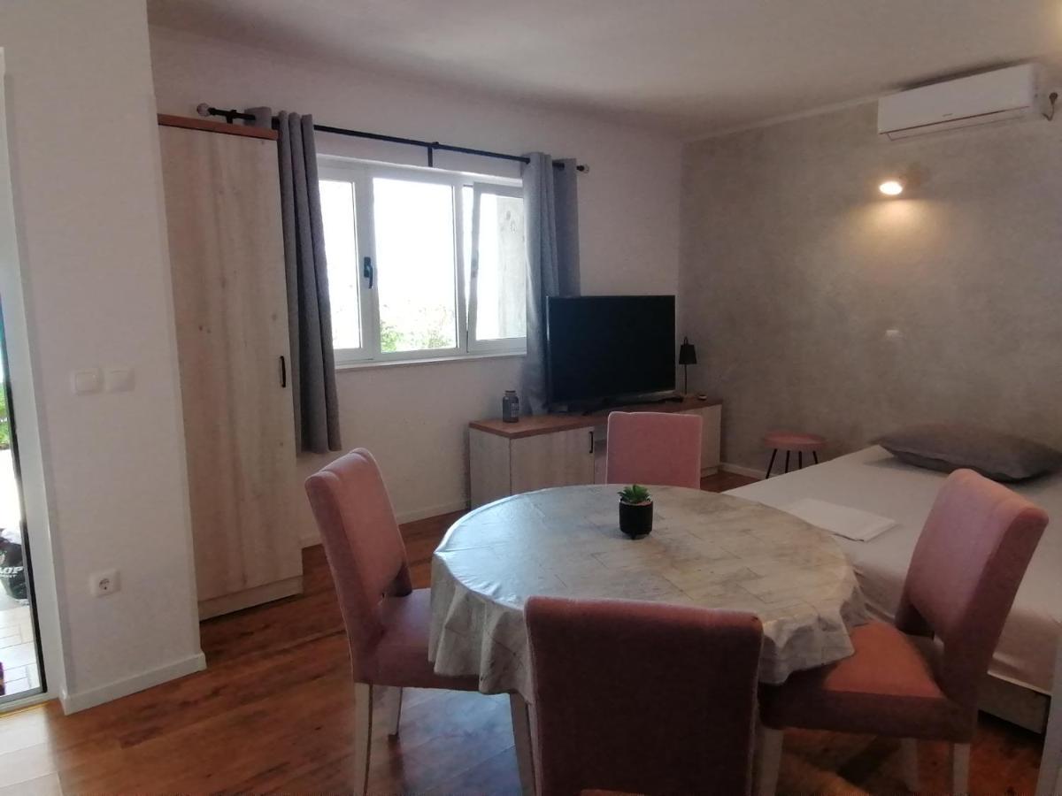 Apartmani Mares - 20 M From The Beach Brela Habitación foto