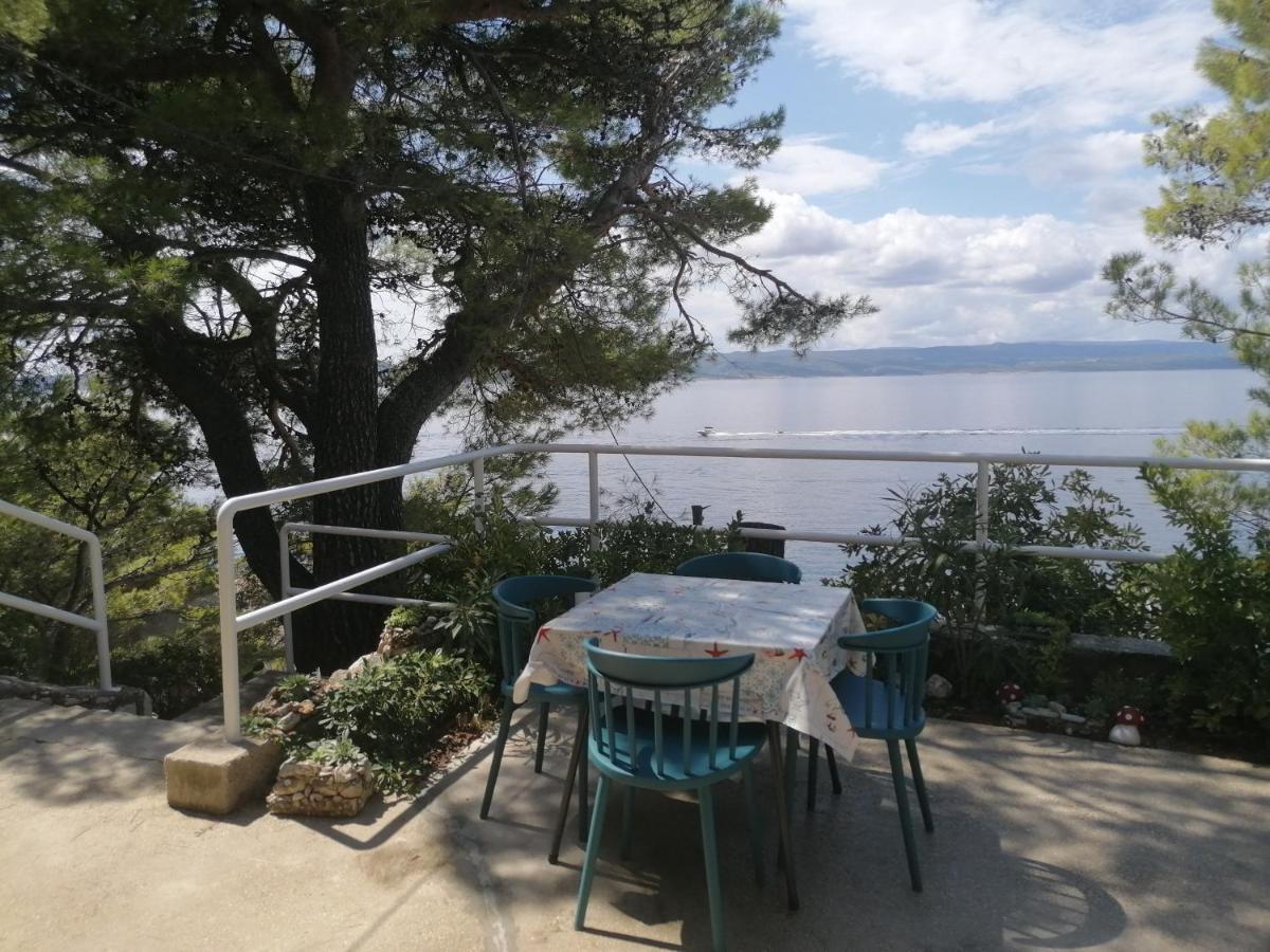 Apartmani Mares - 20 M From The Beach Brela Exterior foto